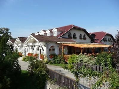 Sziget Hotel&Restaurant Tarjan Luaran gambar
